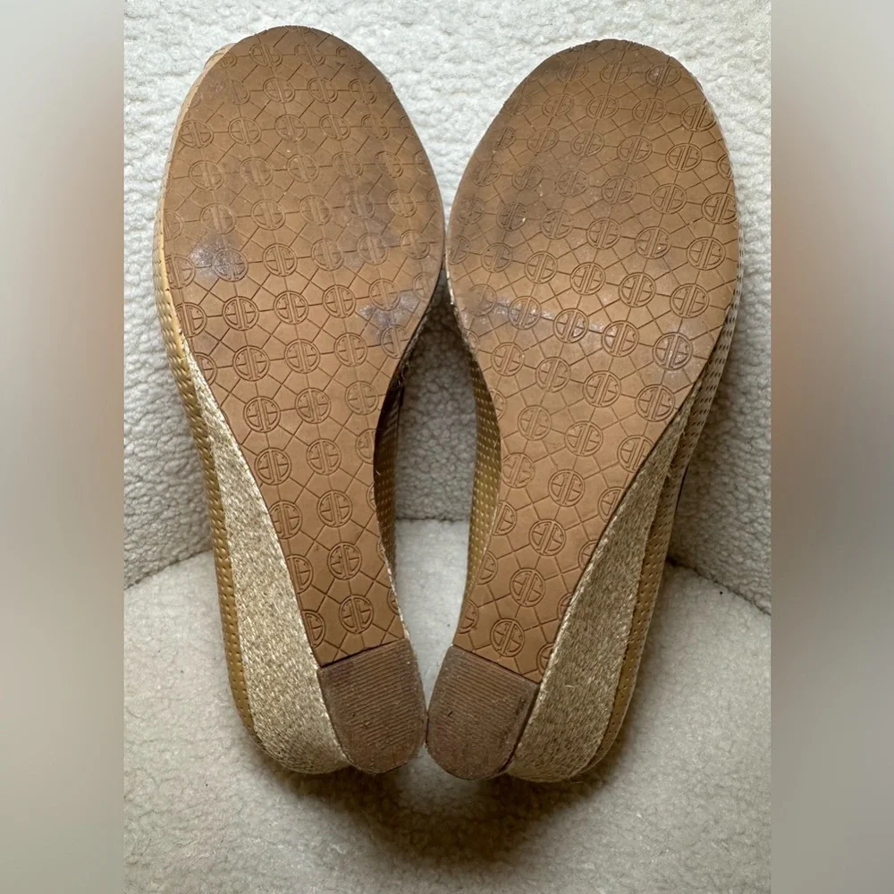 Lilly Pulitzer wedge peep toe heel shoes tan beige espadrille summer‎ beach 8.5
